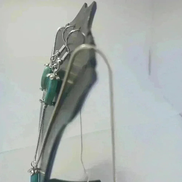 Hippie Flower Turquoise Peace Necklace and Earrings Set - Picture 4 of 5